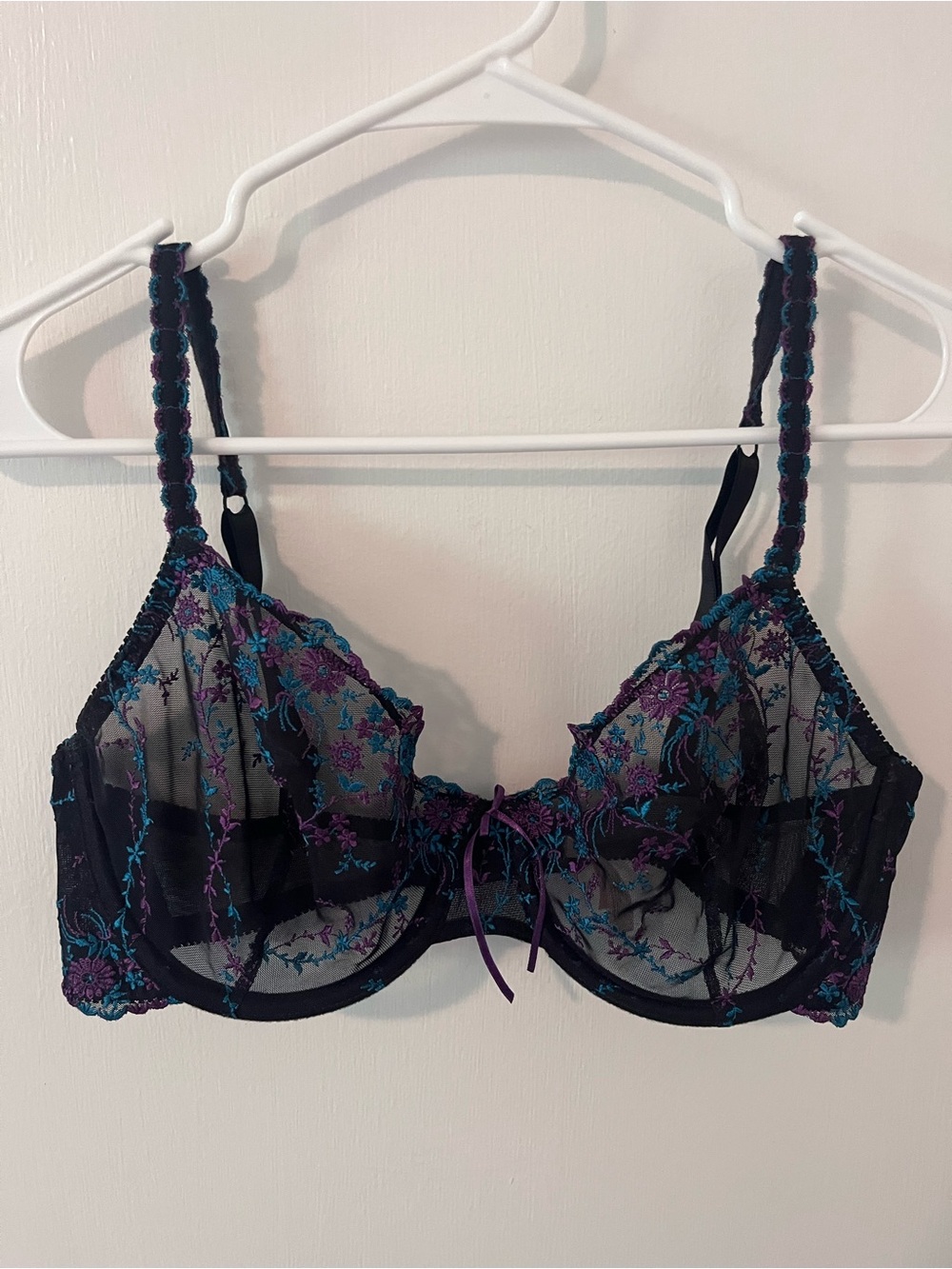 Vintage Victoria’s Secret Mesh Floral Embroidered Bra 36D